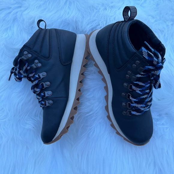 Merrell women’s Alpine hiking ankle black women’s boots Sz-6.5. A - Picture 10 of 13